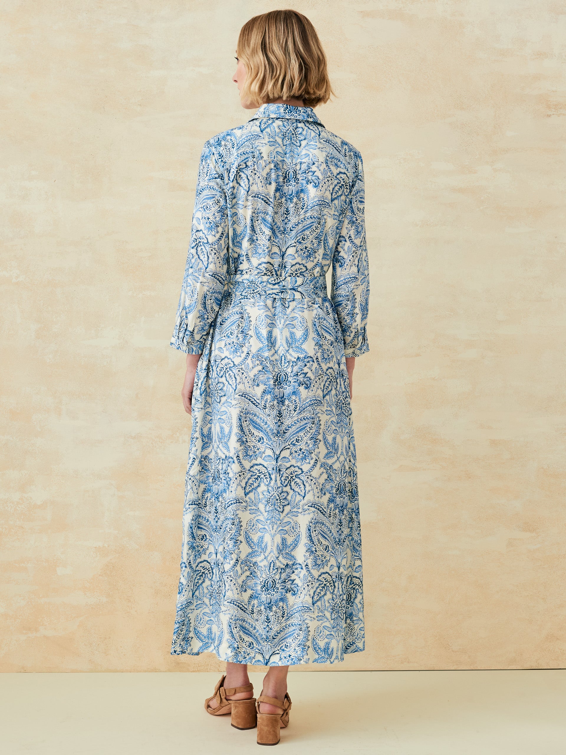 freda_0215696067_paisley_flourish_off_white_dk_blue_022
