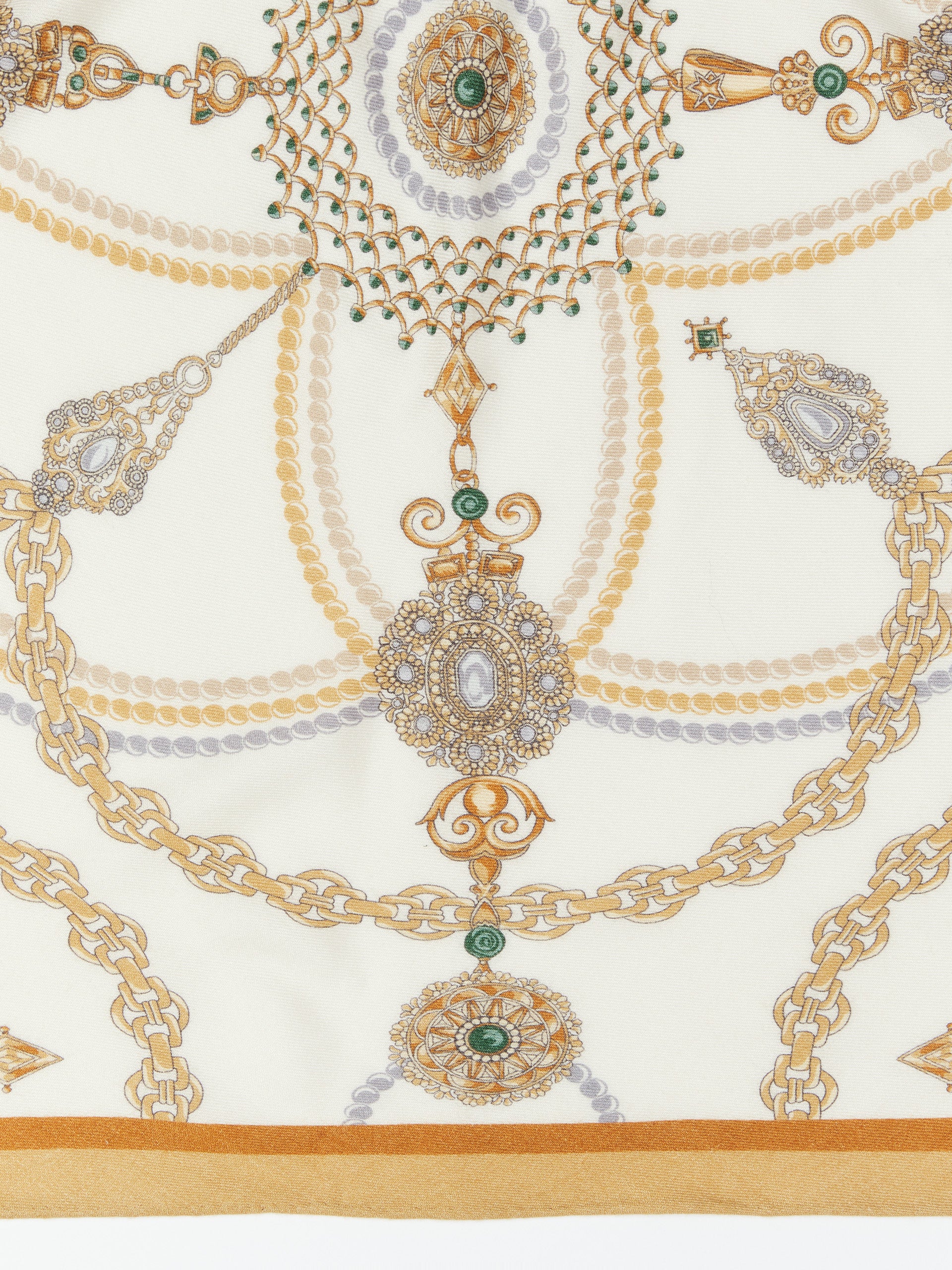 sarita_0216826497_london_corner_off_white_green_gold_020-3