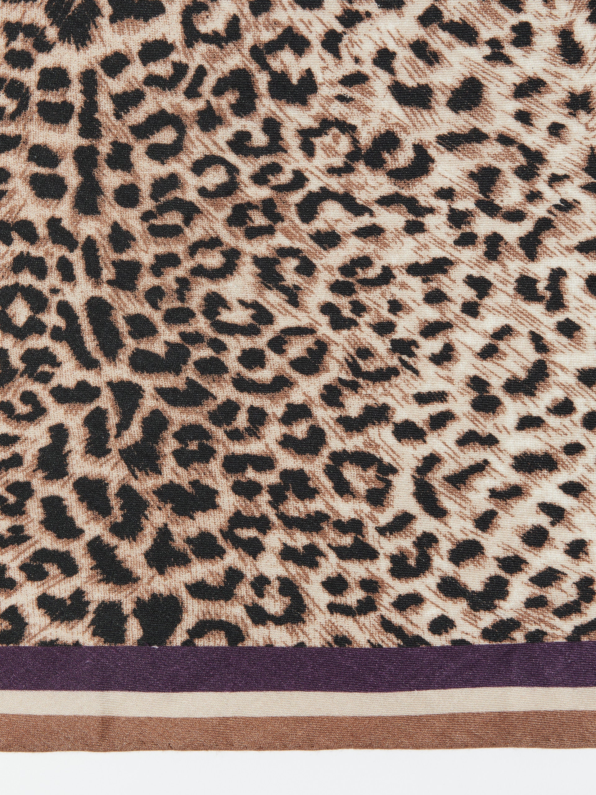 sarita_0216826498_cheetah_corner_deep_plum_tan_005